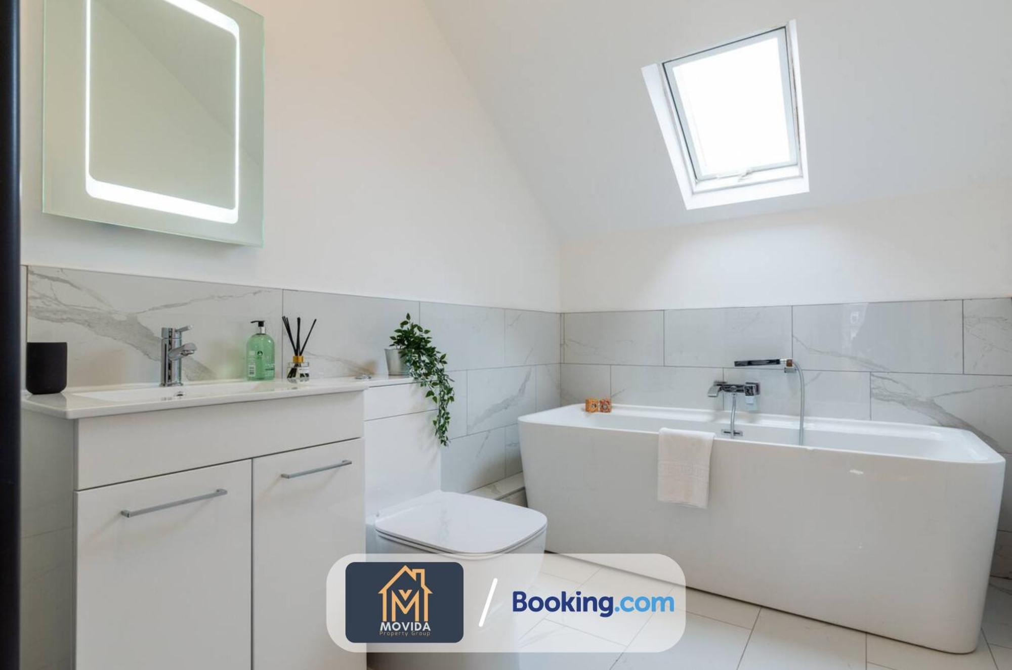 Central Elegant Three Bed Duplex By Movida Property Group Short Lets & Serviced Accommodation Harrogate Exterior photo